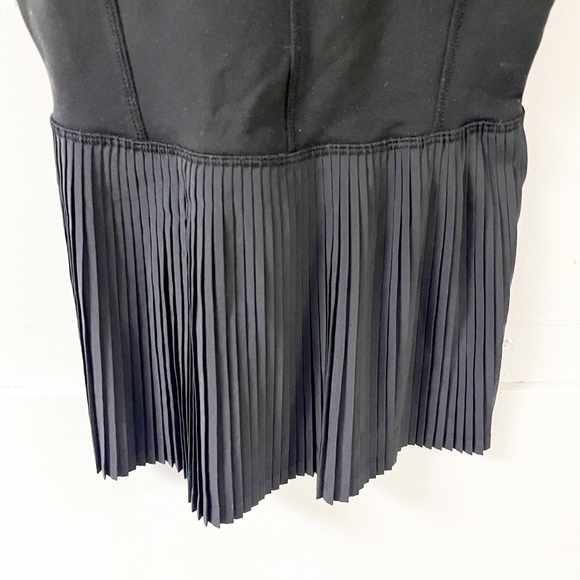 Lululemon City Tank Elegant Black Sleeveless Peplum Tank w Built in Bra Size 6 - Picture 4 of 9